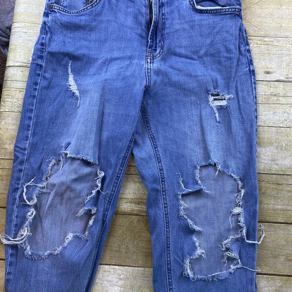 Wild Fable High Rise Mom Jeans Distressed Women's Size 12 Light‎ Wash - Picture 13 of 15